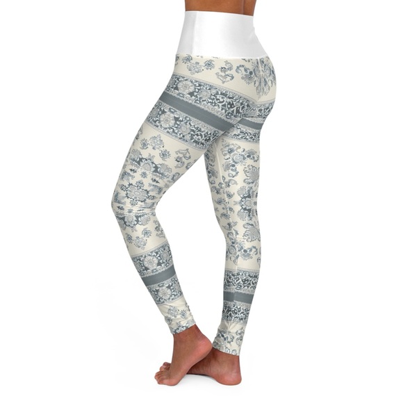 Bandana Leggings - Picture 4 of 4
